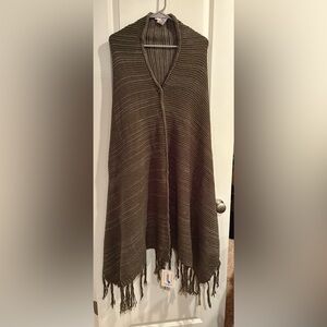 Lularoe Olive Mimi Poncho